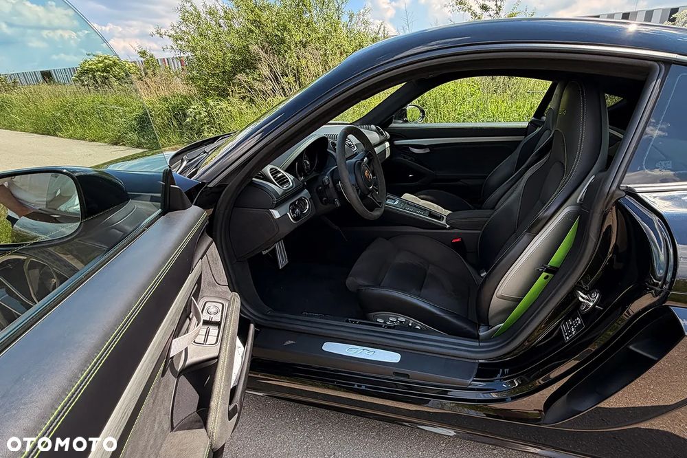 Porsche 718 Cayman GPF GT4 PDK - 26