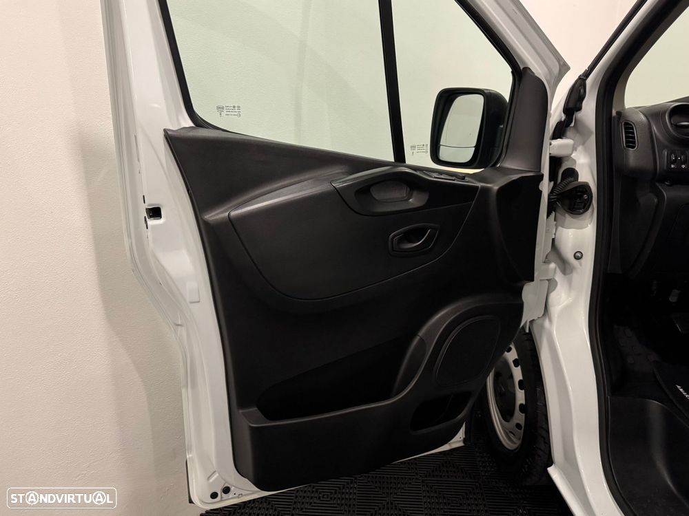 Renault Trafic 2.0 dCi L2H2 1.2T - 33