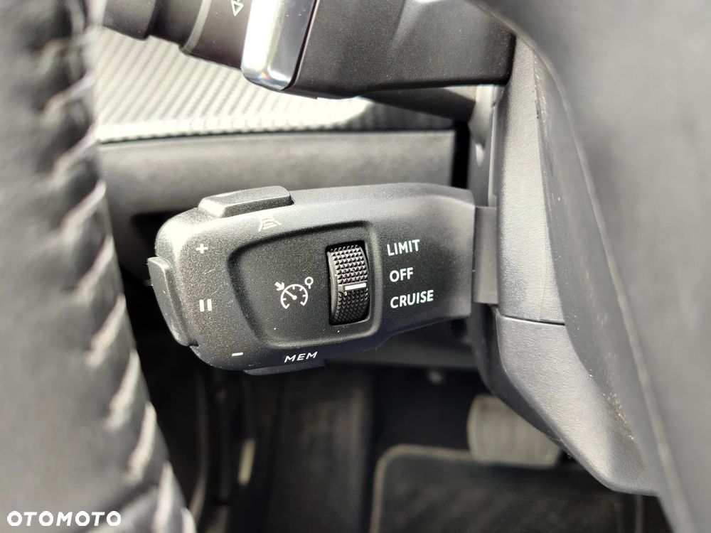Peugeot 2008 1.2 PureTech Allure Pack S&S EAT8 - 12