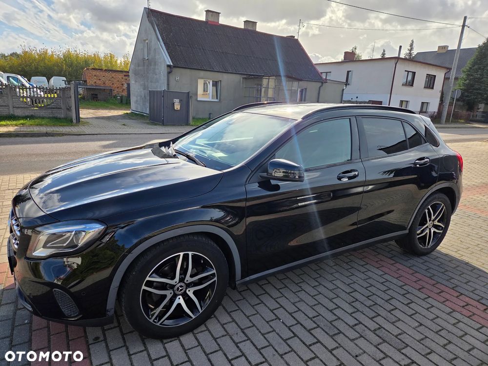 Mercedes-Benz GLA - 1