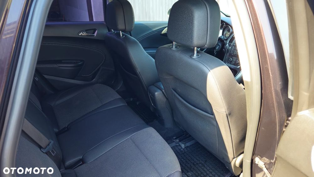 Opel Astra 2.0 CDTI Cosmo - 11