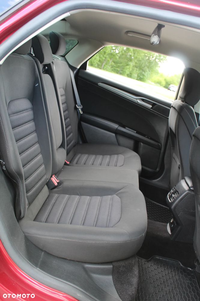 Ford Fusion - 15