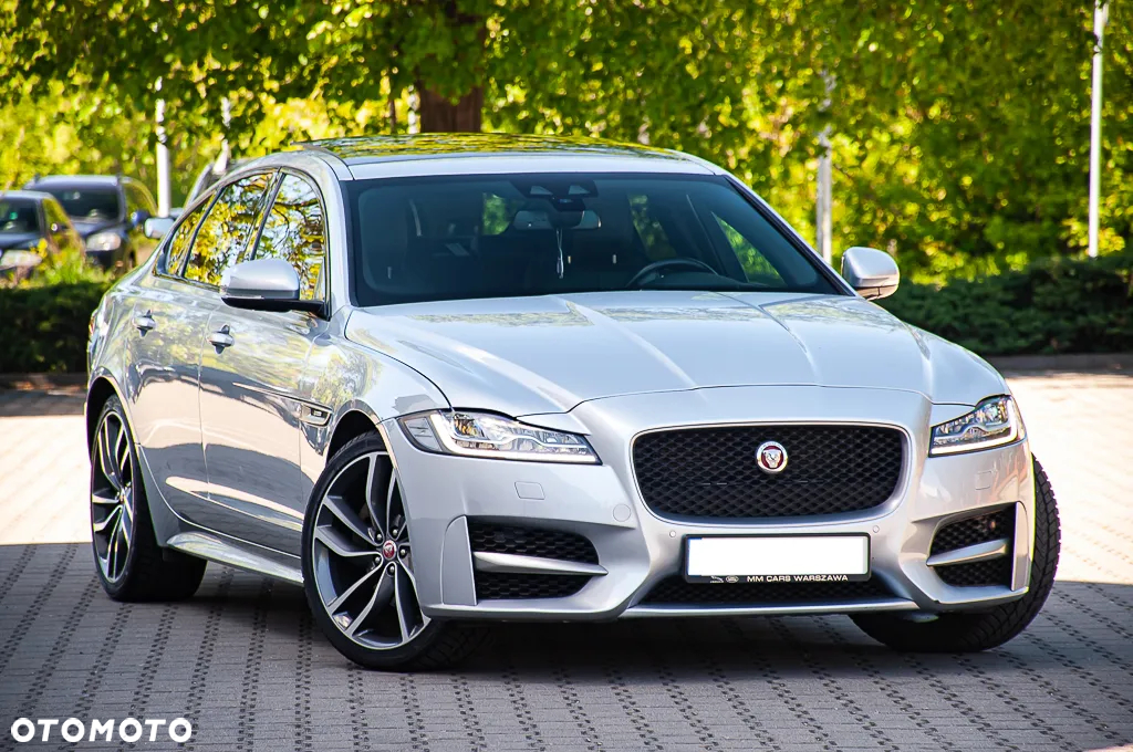 Jaguar XF 2.0 T R-Sport - 7