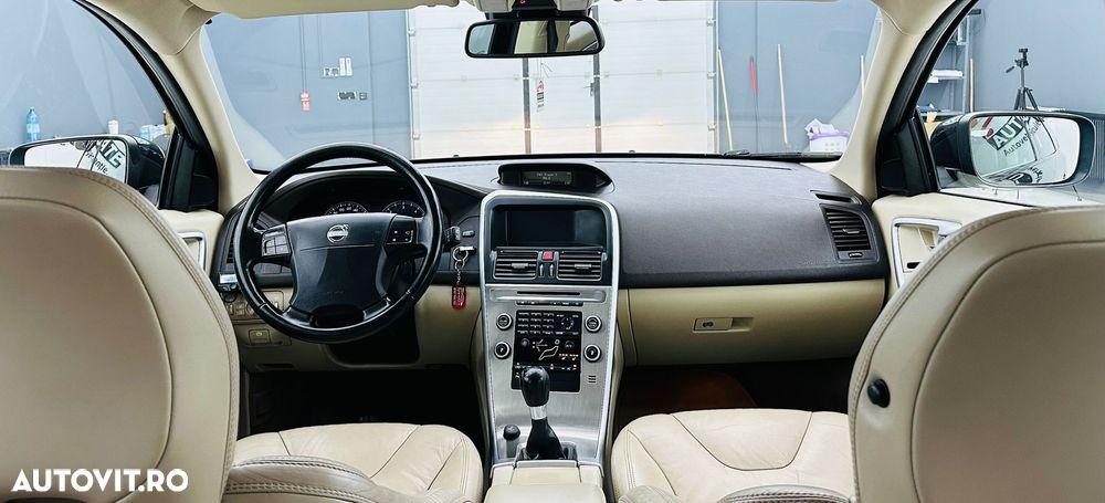 Volvo XC 60 D4 AWD Momentum - 6