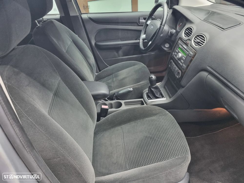 Ford Focus 1.6 TDCi Ghia - 10