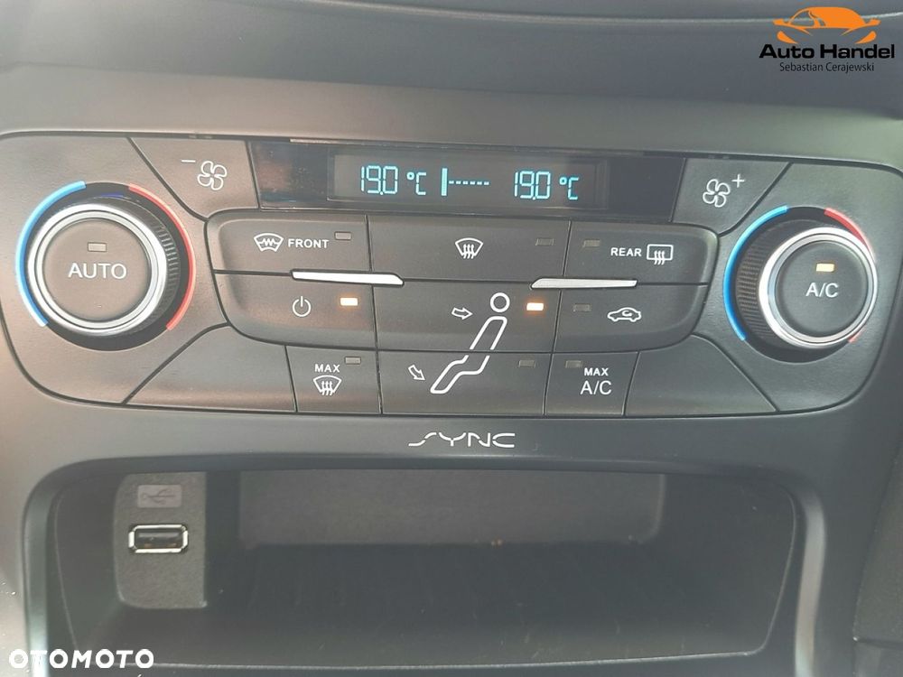 Ford Focus 1.5 EcoBoost STart-Stopp-System TITANIUM - 32