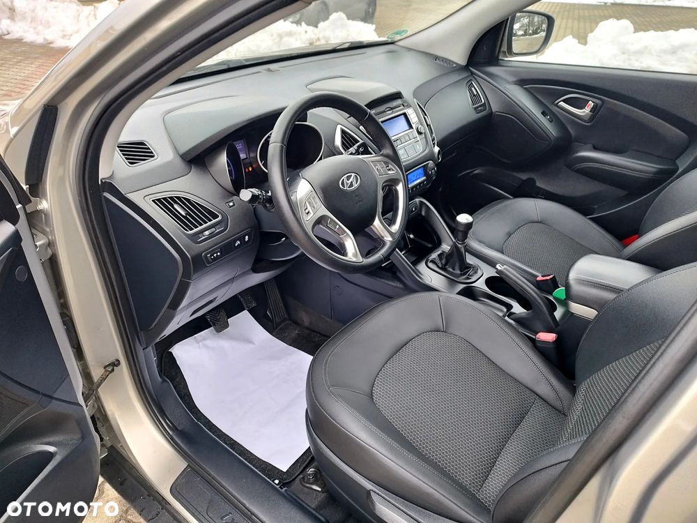 Hyundai ix35 2.0 2WD Style - 19