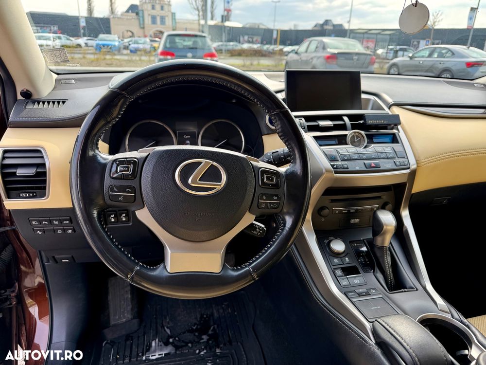 Lexus Seria NX - 7