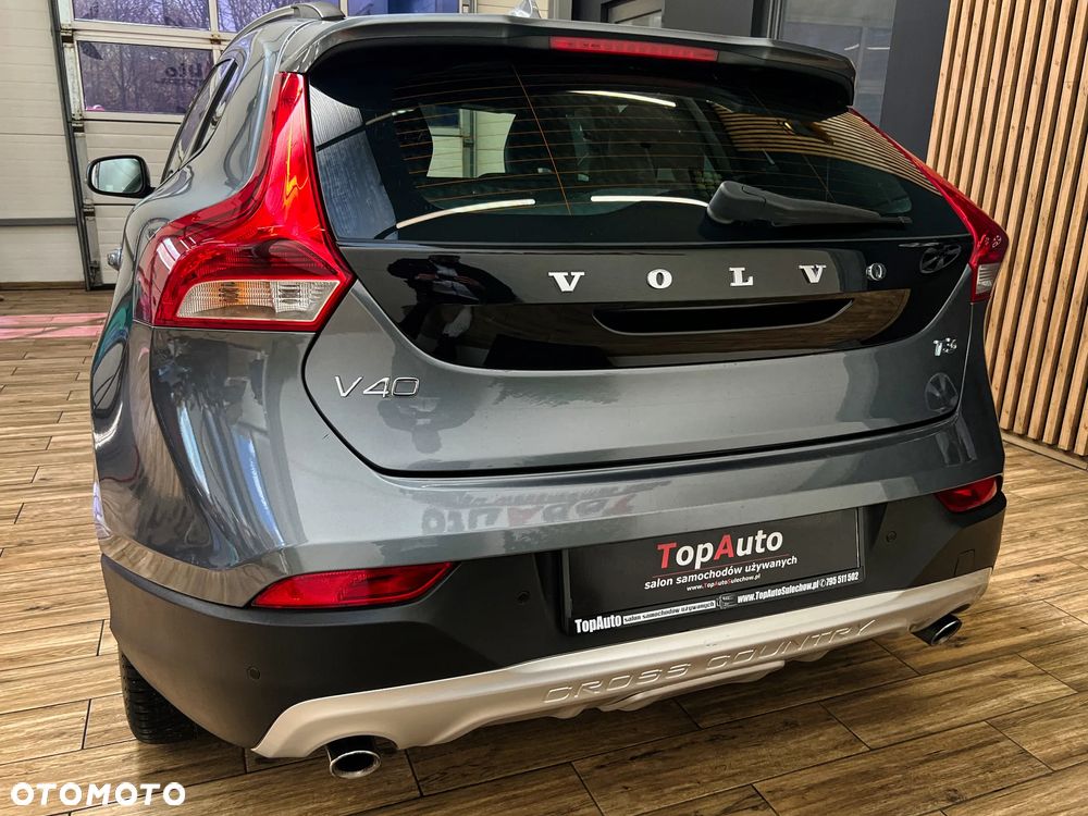 Volvo V40 Cross Country T3 Momentum - 10