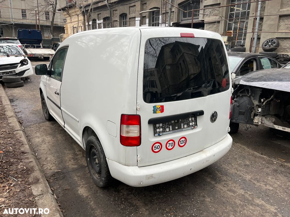 Dezmembrez VW Volkswagen Caddy 2010 alb 1,4 benzina BUD - 4