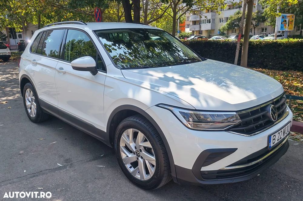 VOLKSWAGEN Tiguan