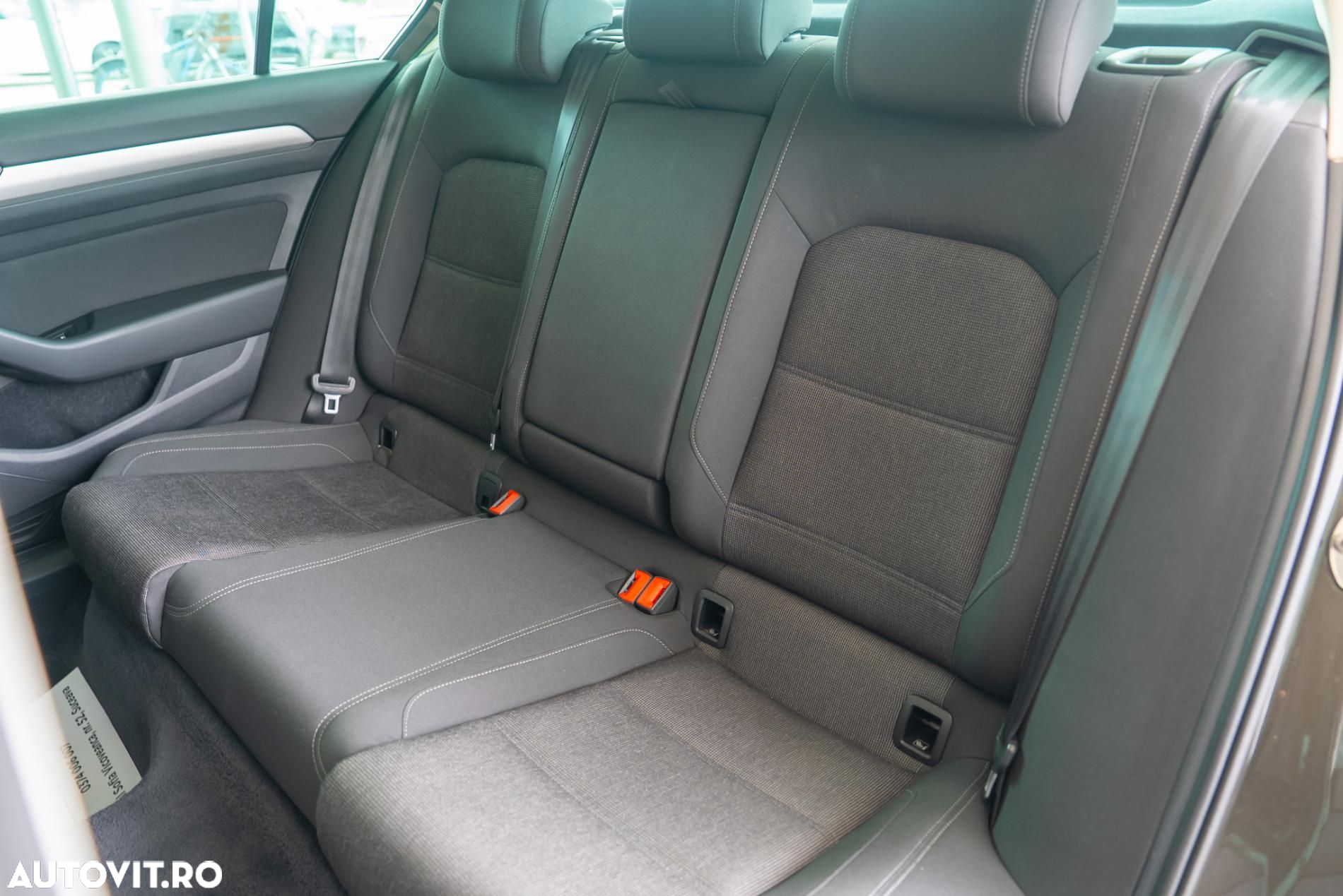 Volkswagen Passat - 23