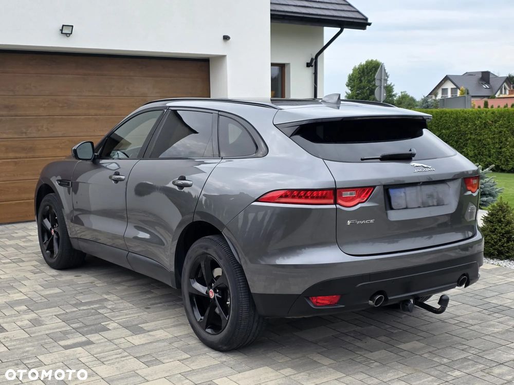 Jaguar F-Pace 25t AWD Prestige - 2
