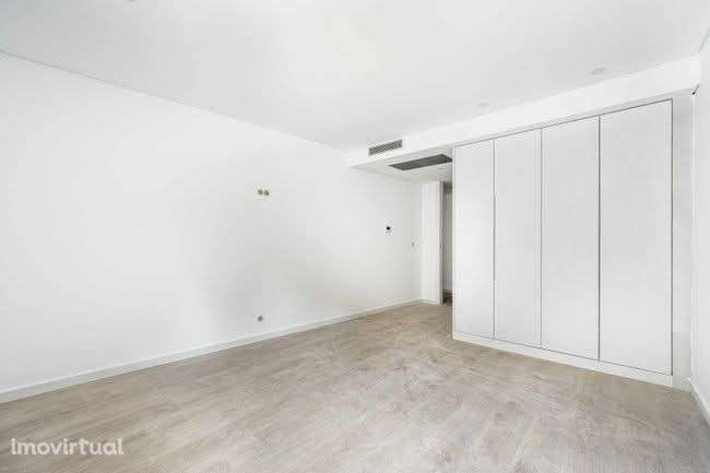 T3 - Novo - Azurém - R/Chão - Grande imagem: 5/7