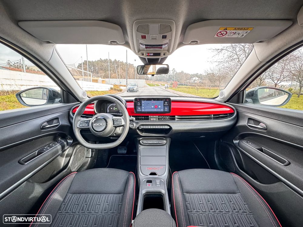 Fiat 600e 54 kWh (RED) - 12