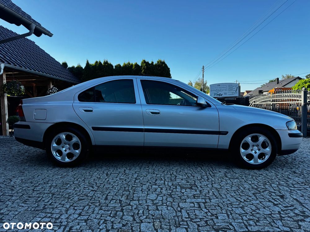 Volvo S60 2.4 Summum - 4