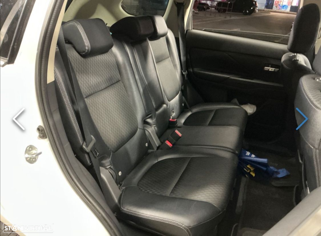 Mitsubishi Outlander 2.0 4WD Plug-In Hybrid - 7