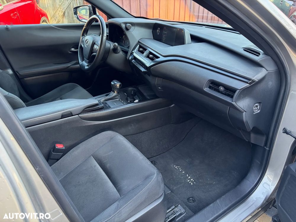 Lexus UX 250h Business Edition - 7