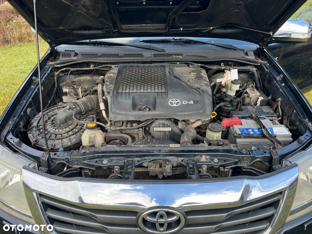 Toyota Hilux 4x4 Double Cab - 11