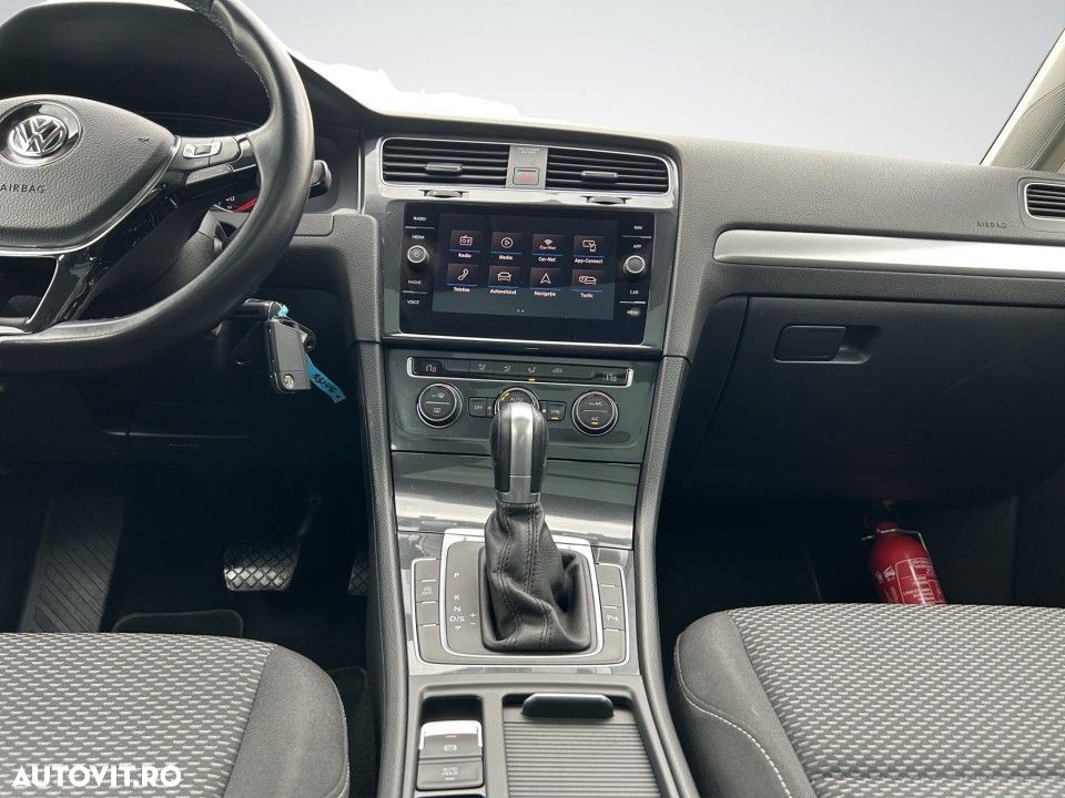 Volkswagen Golf - 13
