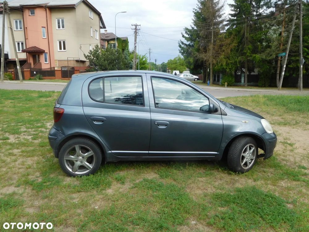 Toyota Yaris 1.4 D-4D Base - 11