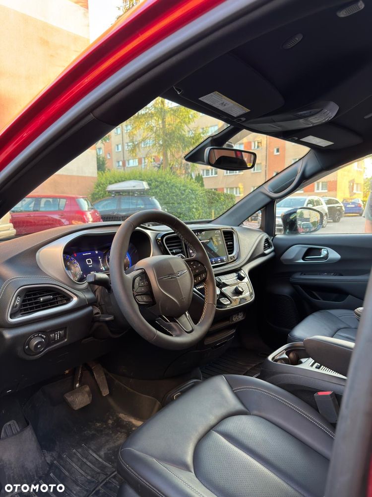 Chrysler Pacifica - 21