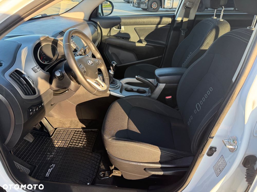 Kia Sportage 1.7 CRDI 2WD Dream-Team Edition - 23