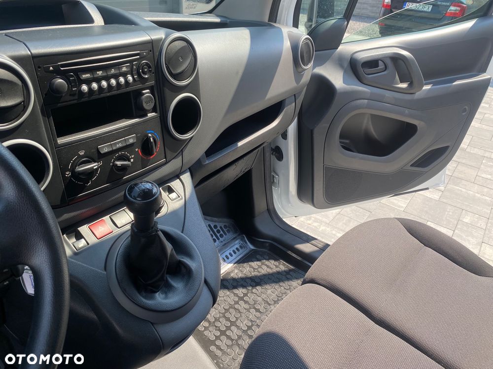 Citroën BERLINGO 1.6 HDI, MAX długi, 3-osobowy, klimatyzacja, zakupiony w salonie w Rzeszowie Bezwypadkowy serwisowany - 28