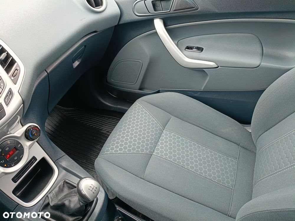 Ford Fiesta - 13