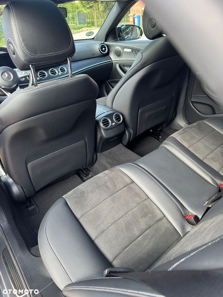 Mercedes-Benz Klasa E 220 d 4-Matic 9G-TRONIC - 13