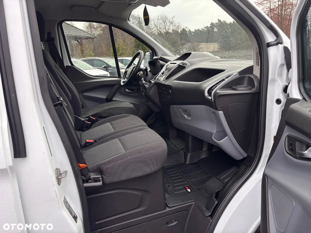 Ford TRANSIT CUSTOM - 23