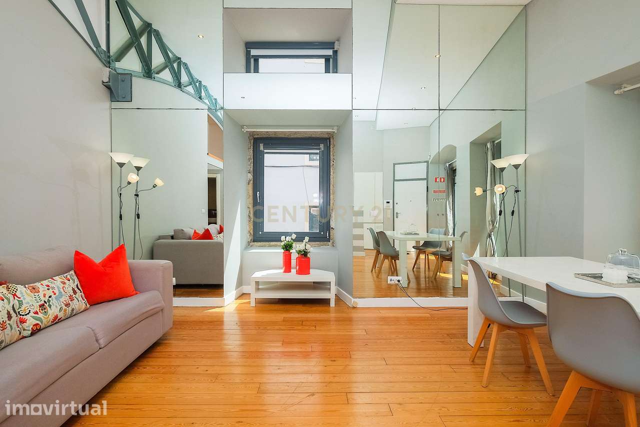 T1 único com pé direito alto + mezzanine | 81,56m² | Bairro Alto | Pot - Grande imagem: 2/23