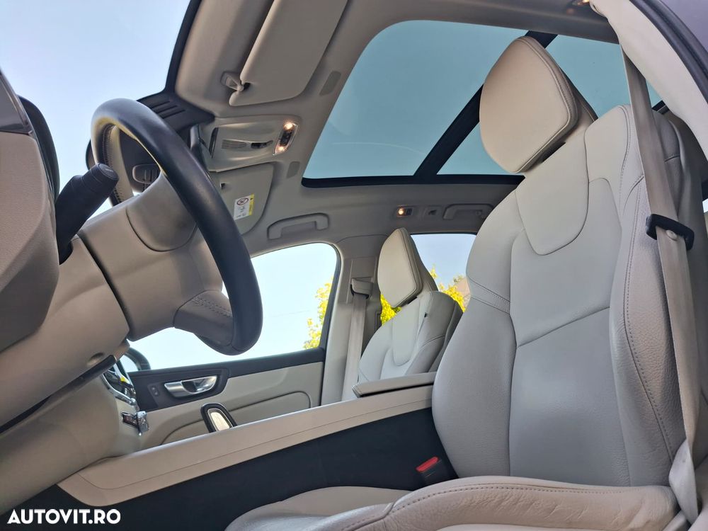 Volvo XC 60 T6 AWD Recharge Geartronic Inscription - 32