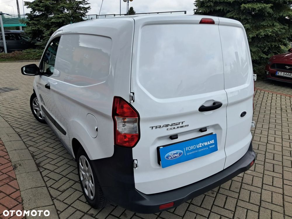 Ford Transit Courier - 8