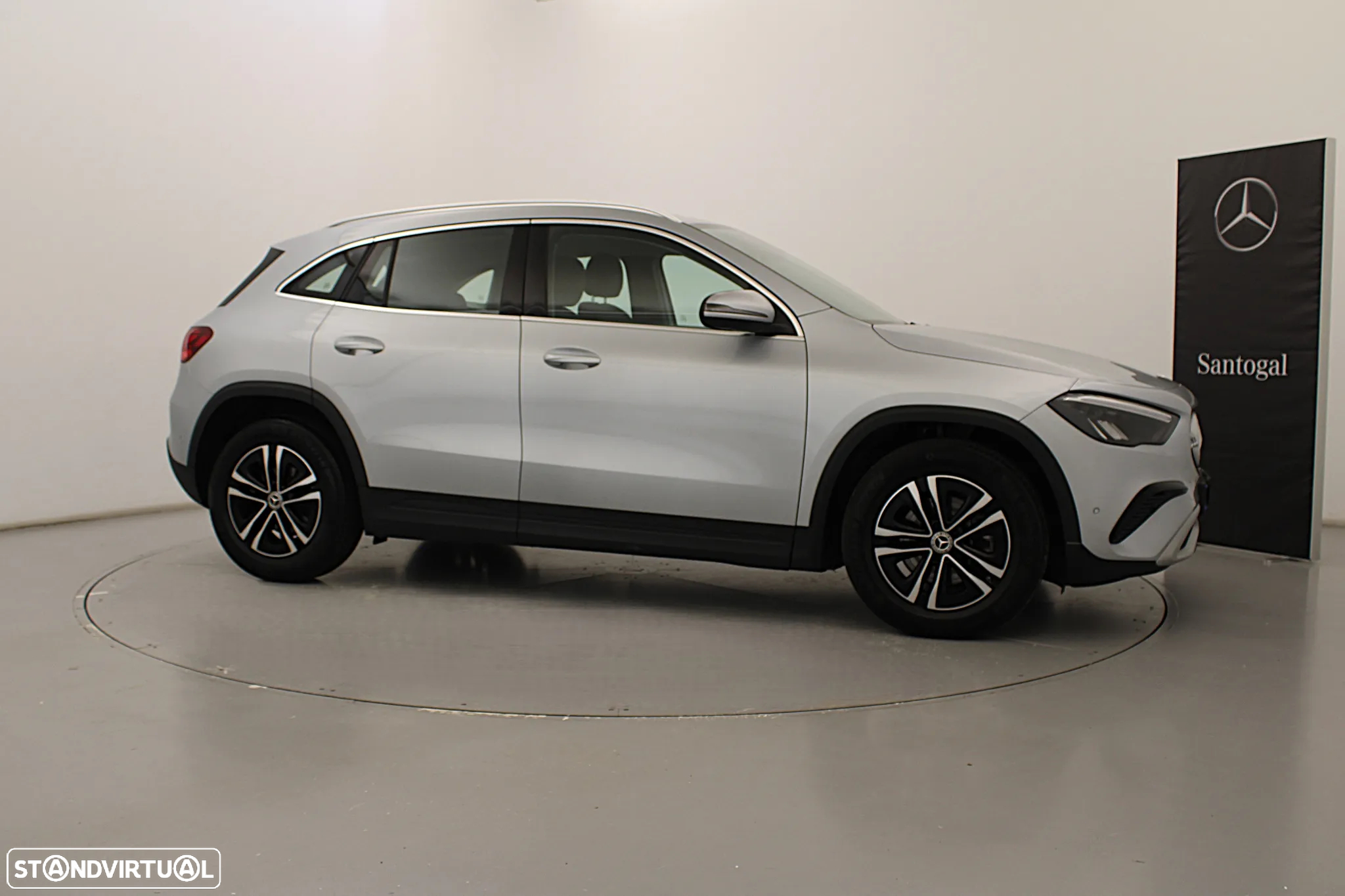 Mercedes-Benz GLA 200 Standard - 3
