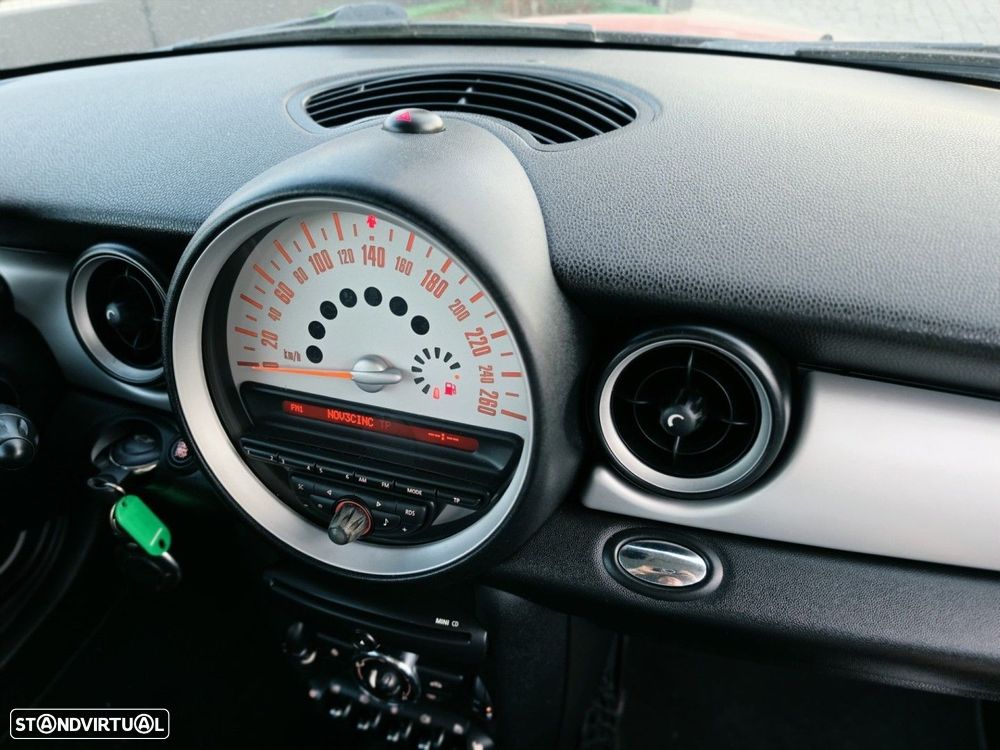 MINI 3 Portas Cooper D - 9
