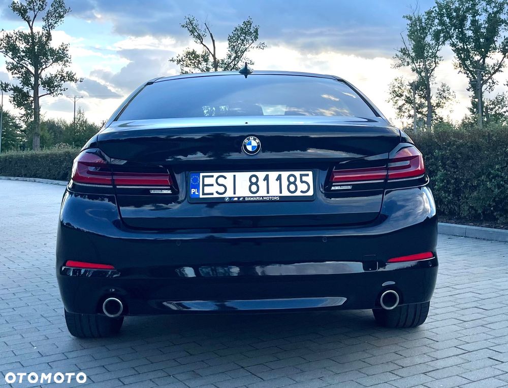 BMW Seria 5 518d - 27
