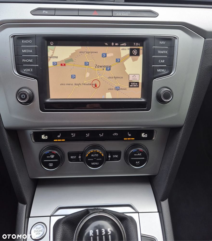 Volkswagen Passat 2.0 TDI (BlueMotion Technology) Comfortline - 16