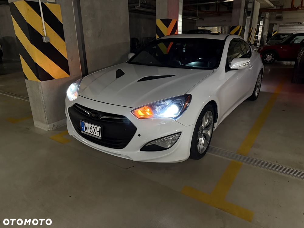 Hyundai Genesis Coupe - 10