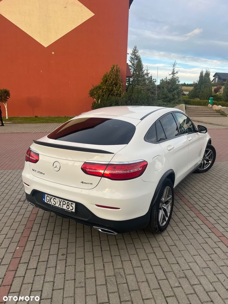 Mercedes-Benz GLC - 12