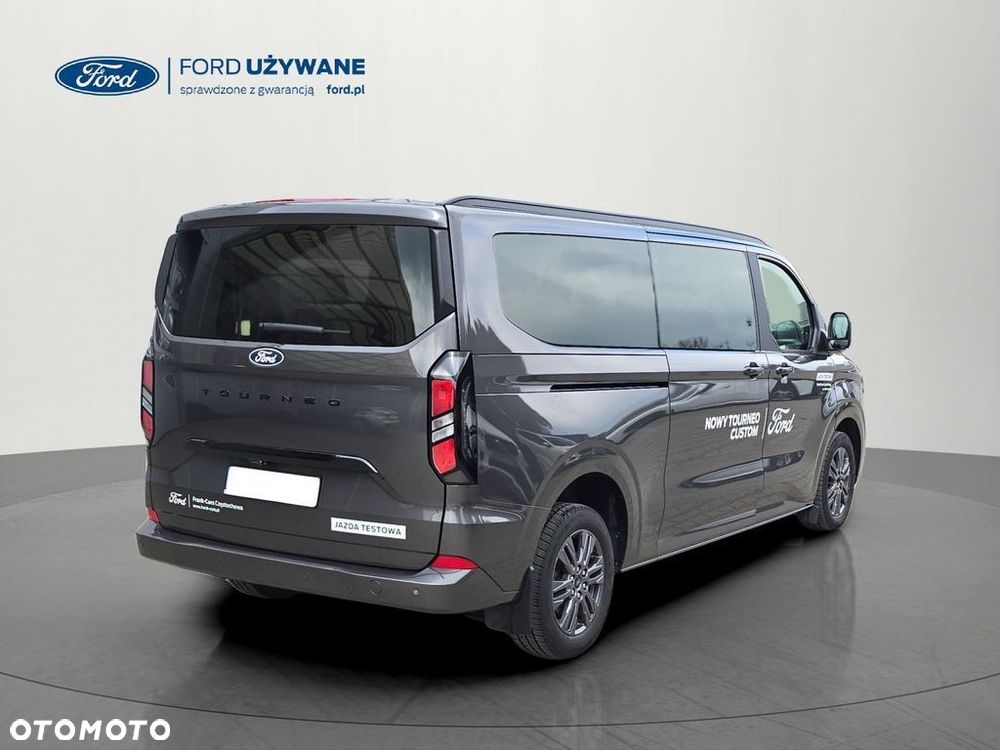 Ford Tourneo Custom - 9