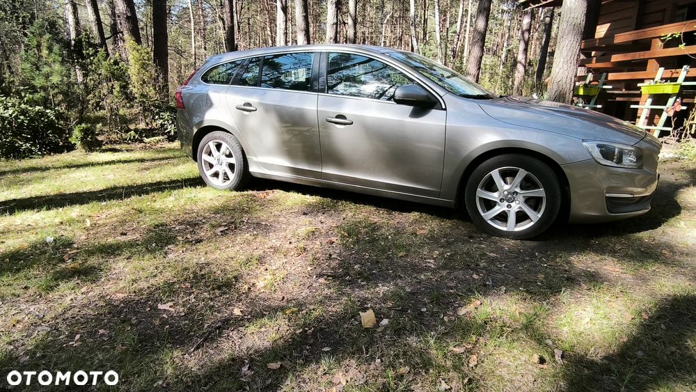 Volvo V60 D4 Drive-E Momentum - 13