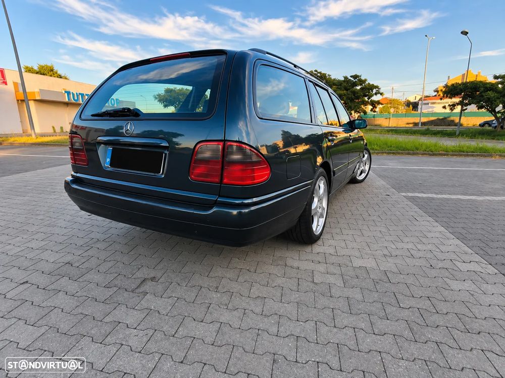 Mercedes-Benz E 220 - 4