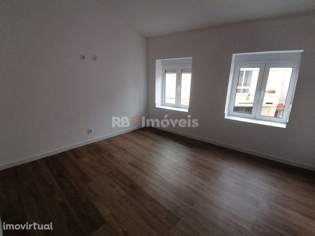 T1 Renovado | Pedrulha | Pronto a Habitar | Ideal Investimento - Grande imagem: 2/4