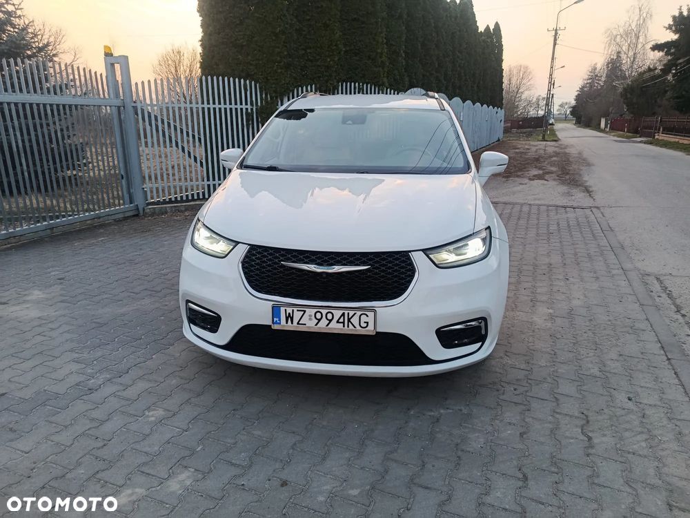 Chrysler Pacifica - 2