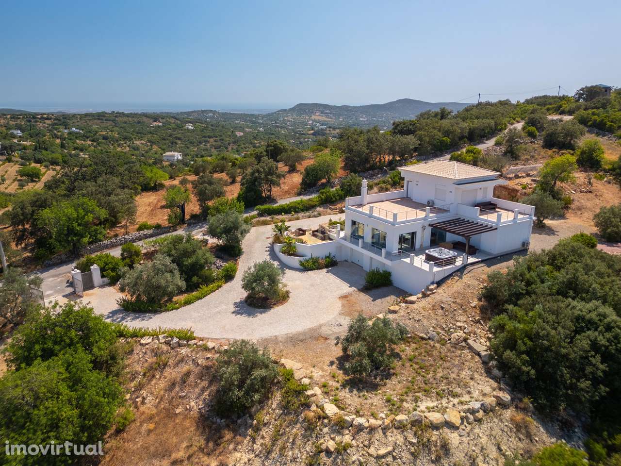 Moradia, 170 m², Santa Bárbara de Nexe - Grande imagem: 2/27