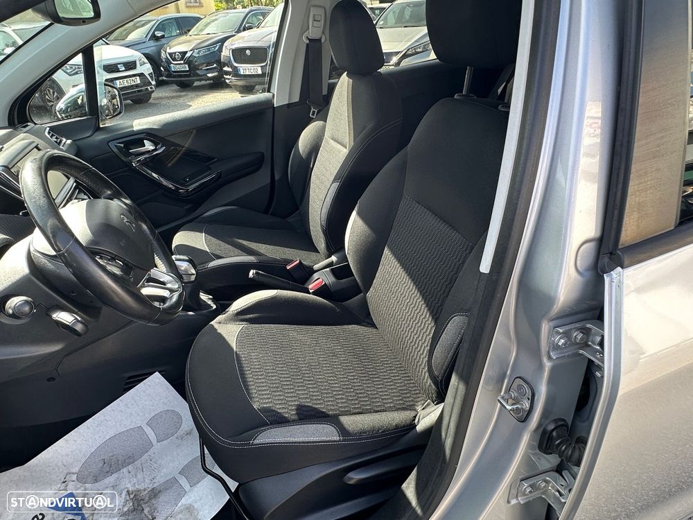 Peugeot 208 1.2 PureTech Style - 13