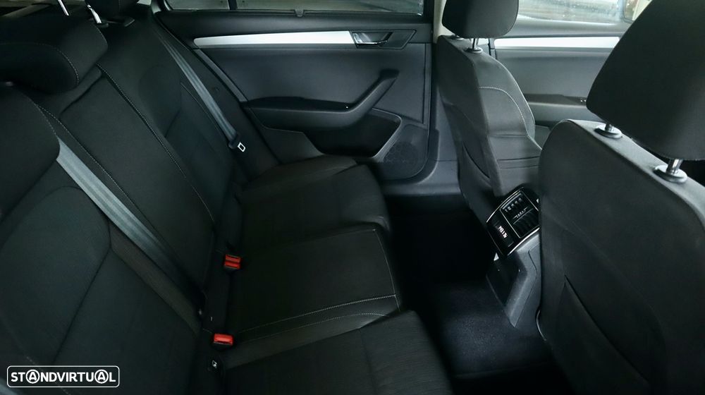 Skoda Superb Break 1.6 TDI Ambition - 36