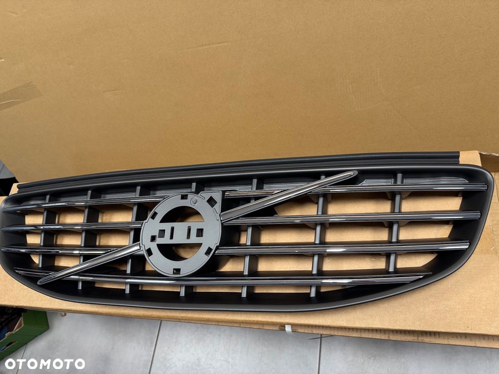 Volvo XC60 I lift atrapa przód nowa