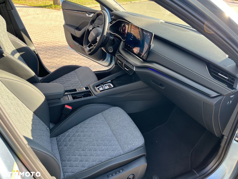 Skoda Octavia 2.0 TDI Sportline DSG - 24